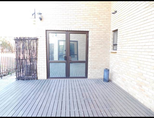 780M² OFFICE TO LET IN FERNDALE